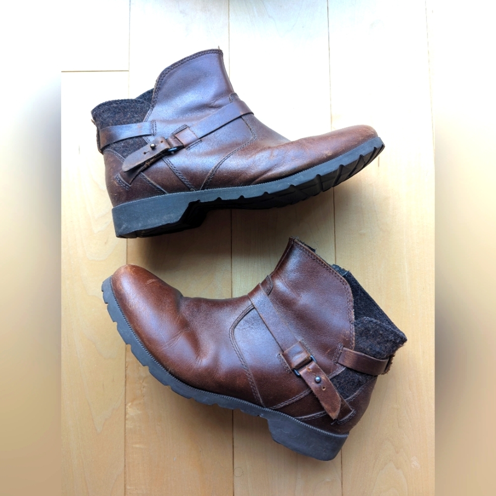 Teva Waterproof Ankle Boots - De La Vina